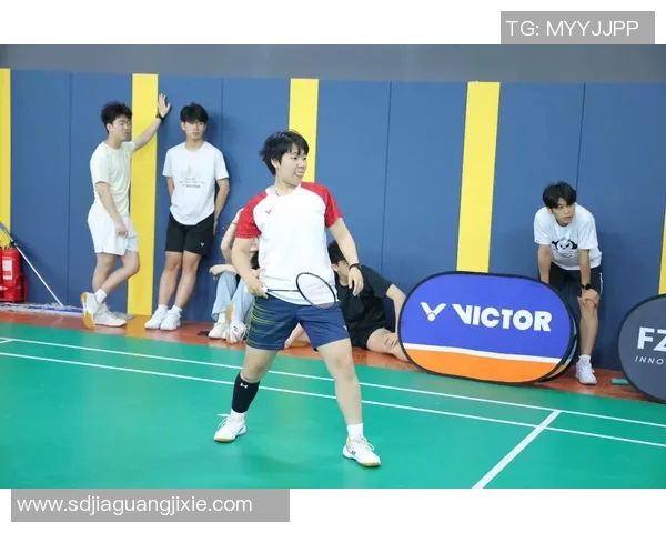 羽毛球与足球的明星对决运动场上的双雄传奇与荣耀 羽毛球与足球的明星对决运动场上的双雄传奇与荣耀