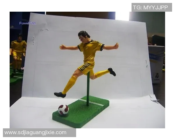 足球明星手办开箱二全新体验与细节解析让你感受球场魅力与收藏乐趣